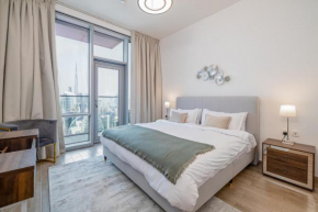 Spacious 3BDR Apartment and maid room with Burj Khalifa View